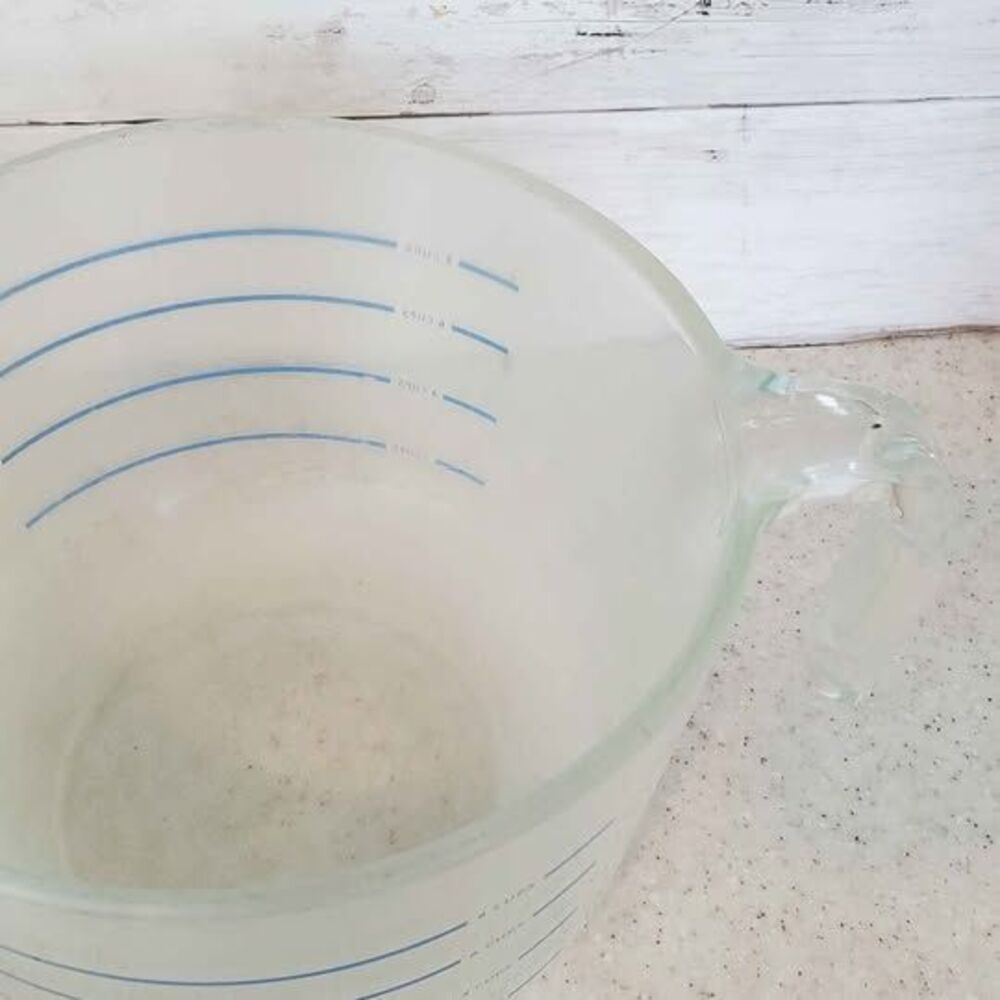 Vintage Pyrex Corning M-640 8 Cup Glass Measuring Cup Large Batter Bowl Microwav - Picture 2 of 7